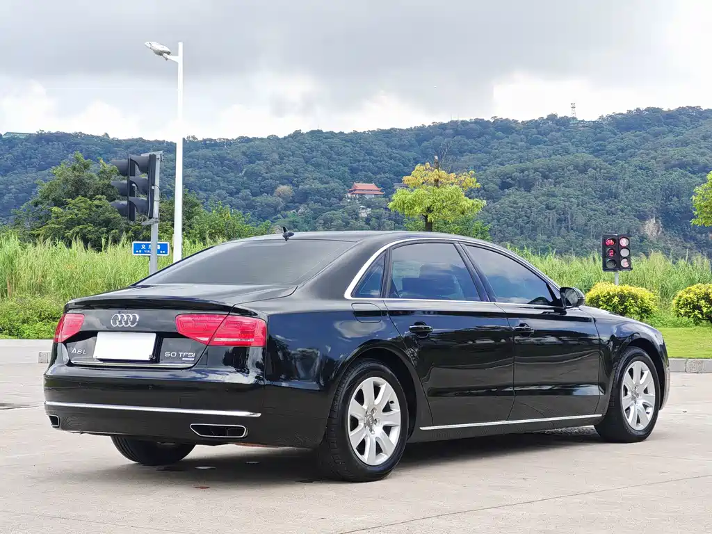 Audi A8 — миниатюра 4