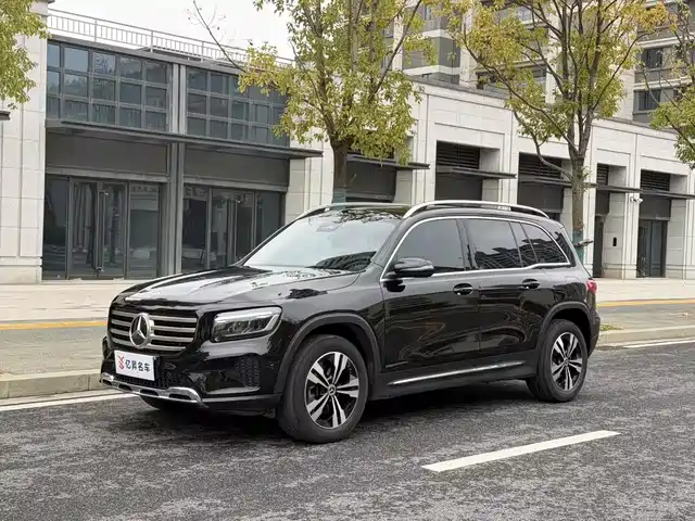 MERCEDES-BENZ GLB