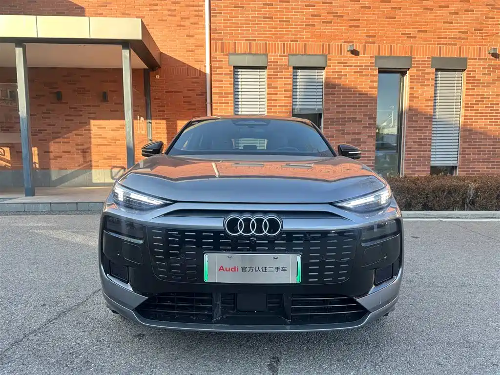 AUDI Q6L SPORTBACK E TRON
