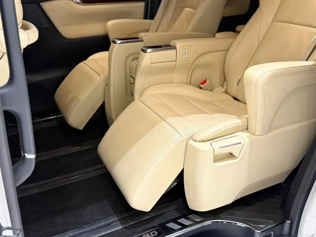 Toyota Alphard 2015 3.5L Luxury