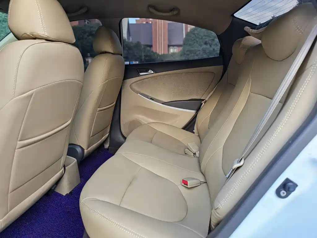 Hyundai Verna — миниатюра 5