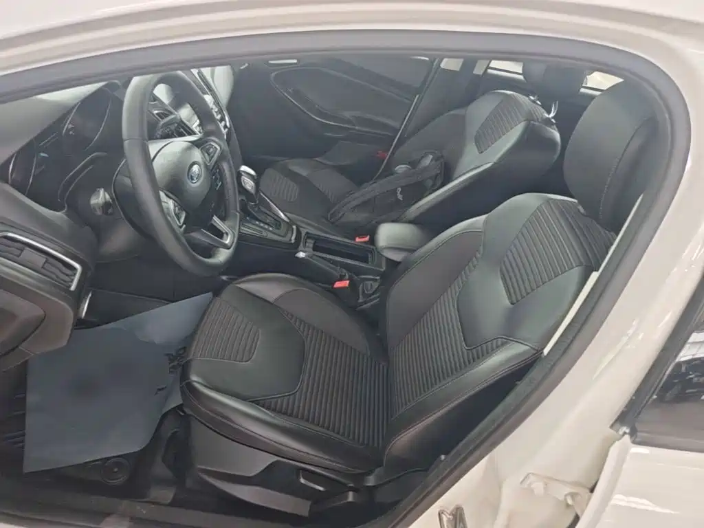 Ford Focus — миниатюра 15