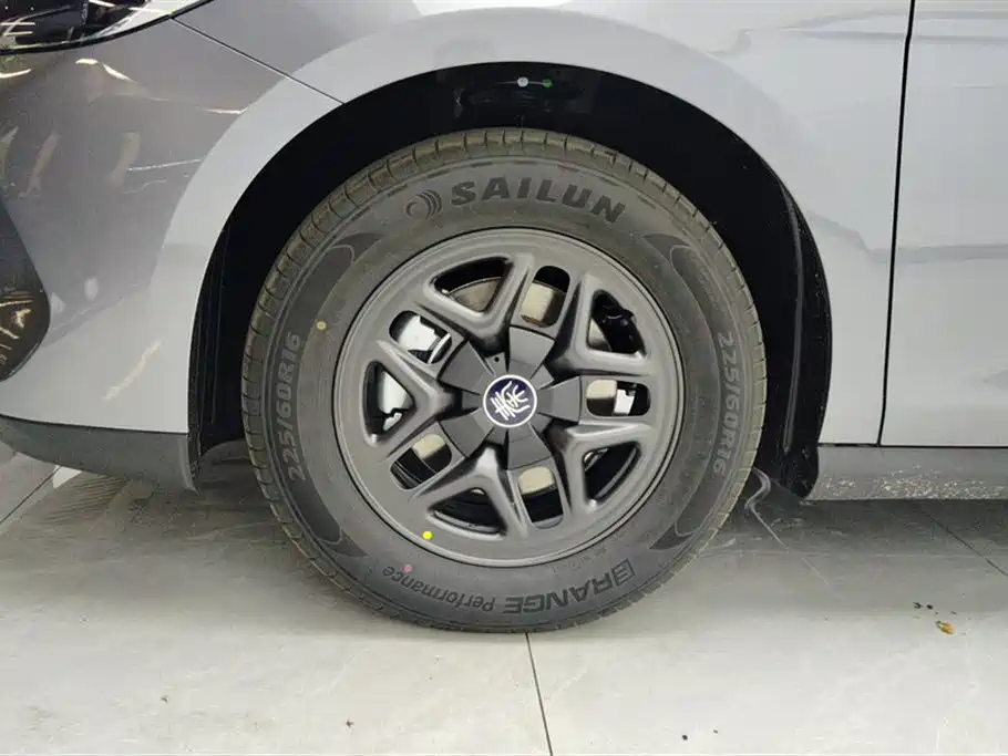 BYD Qin Plus PLUS 2025 DM-i Smart Drive 128KM
