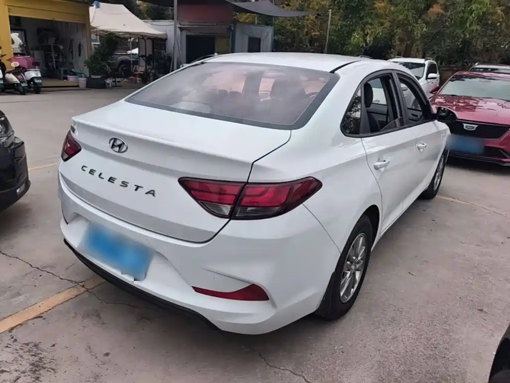 Hyundai Elantra — миниатюра 7