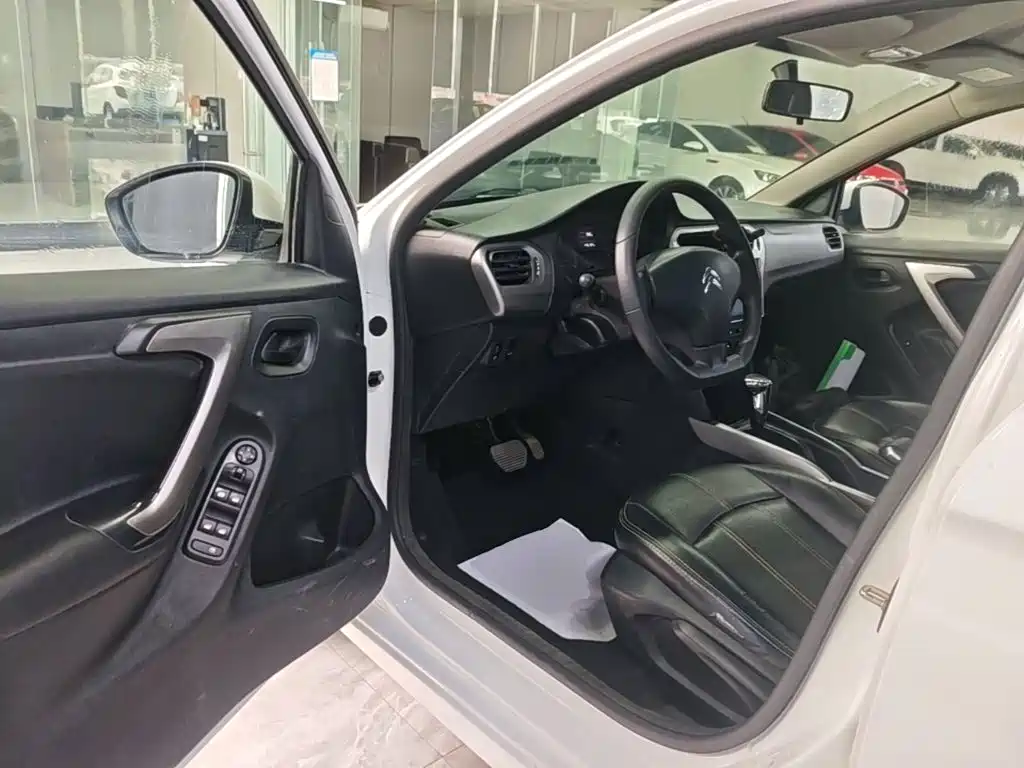 Citroen Elysee — миниатюра 16
