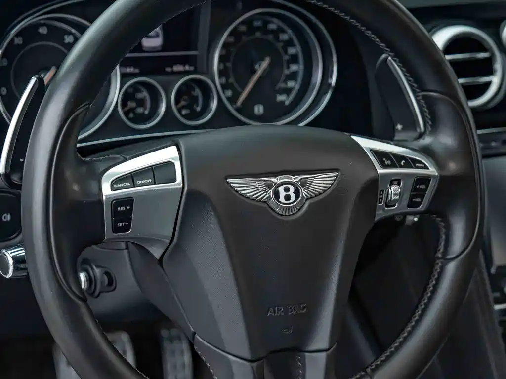 Bentley Flying Spur — миниатюра 13