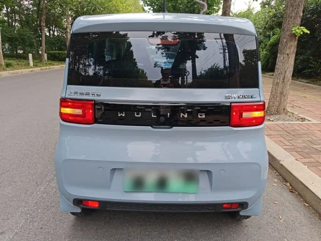 Wuling MINIEV — миниатюра 6