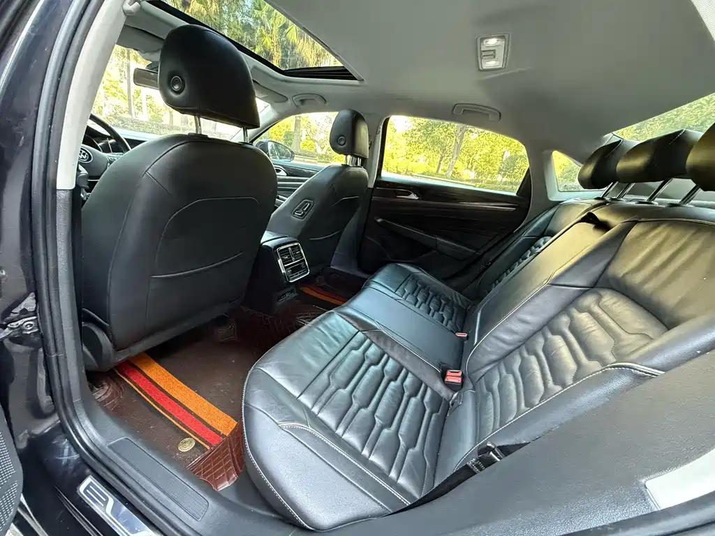 Volkswagen Passat — миниатюра 8