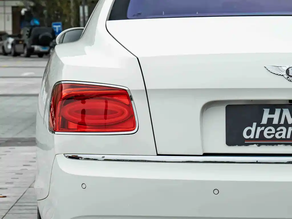 Bentley Flying Spur — миниатюра 9