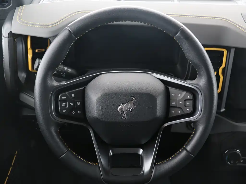 Ford Bronco — миниатюра 5