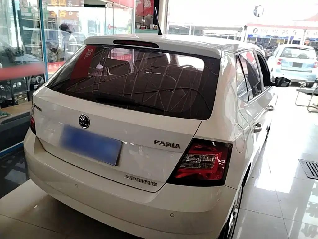 Skoda Fabia — миниатюра 7