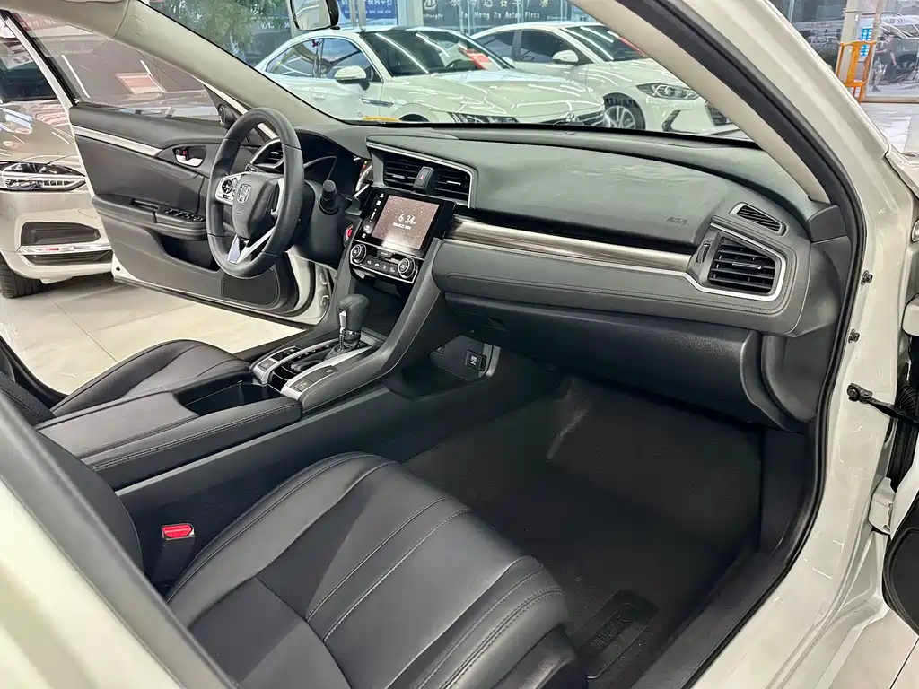 Honda Civic — миниатюра 9
