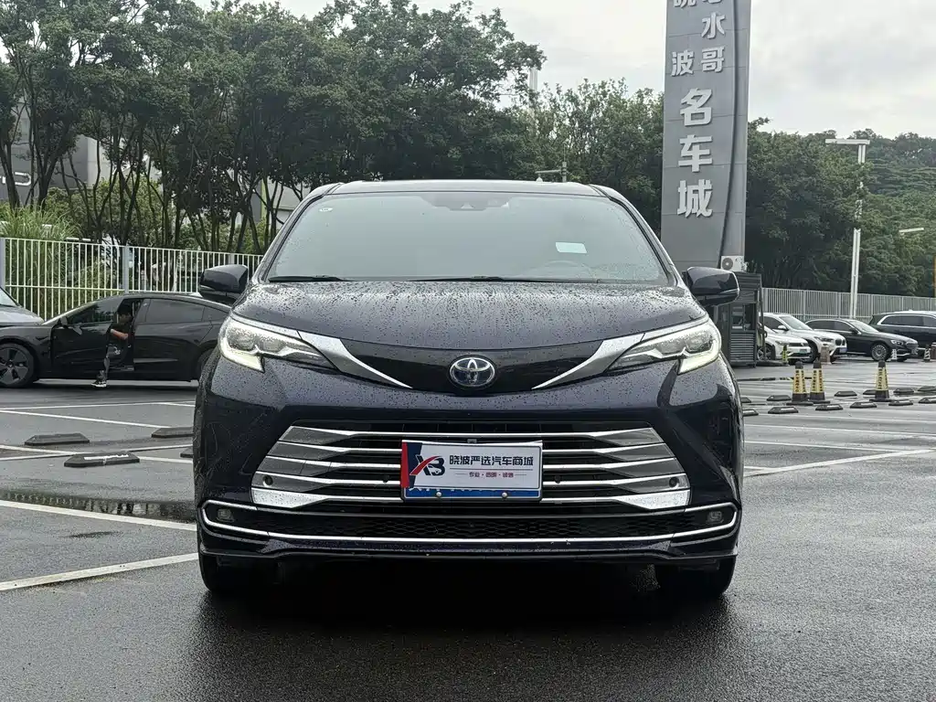 Toyota Sienna — миниатюра 5