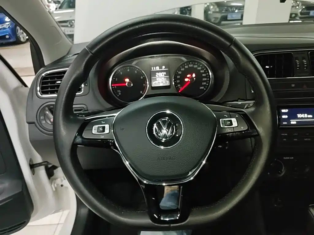 Volkswagen Polo — миниатюра 11