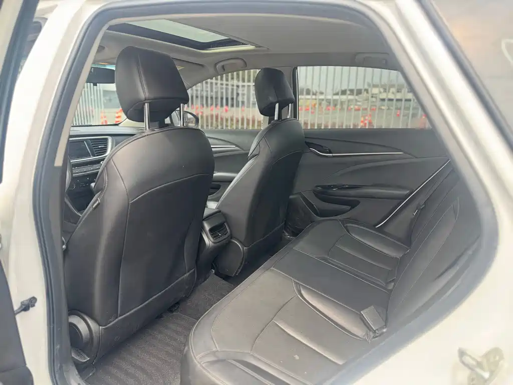 Buick Excelle — миниатюра 9