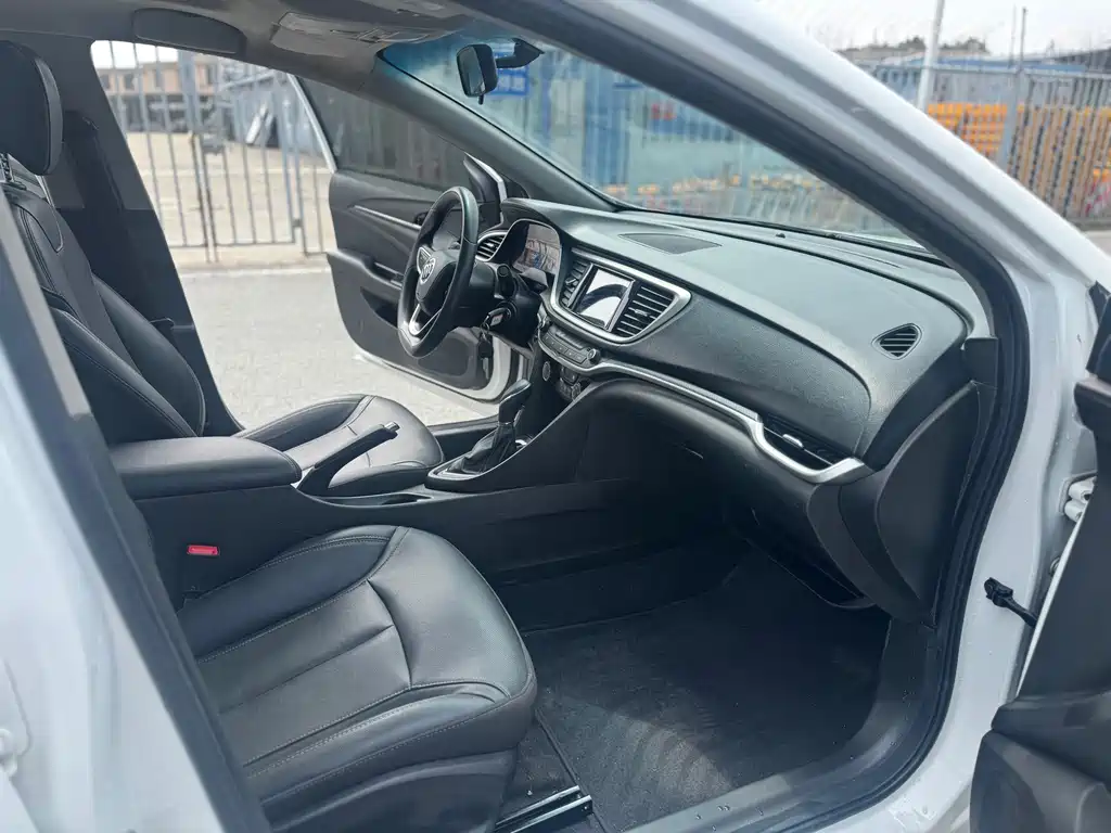 Buick Excelle — миниатюра 12