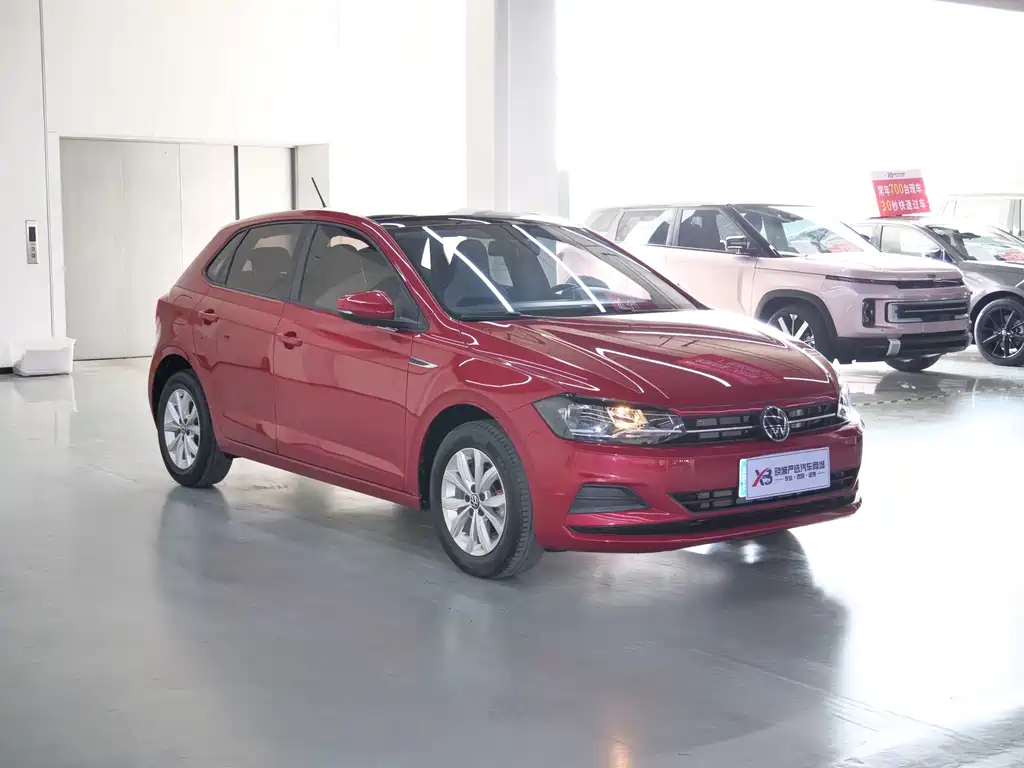 VOLKSWAGEN POLO