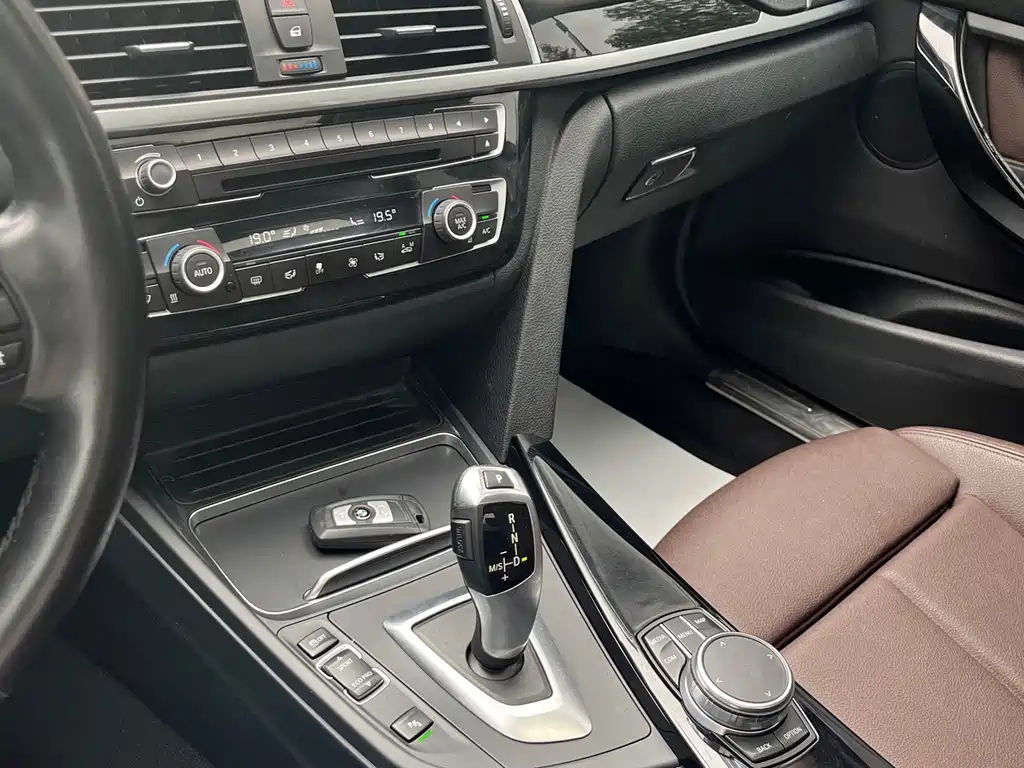 BMW 3 Series — миниатюра 6