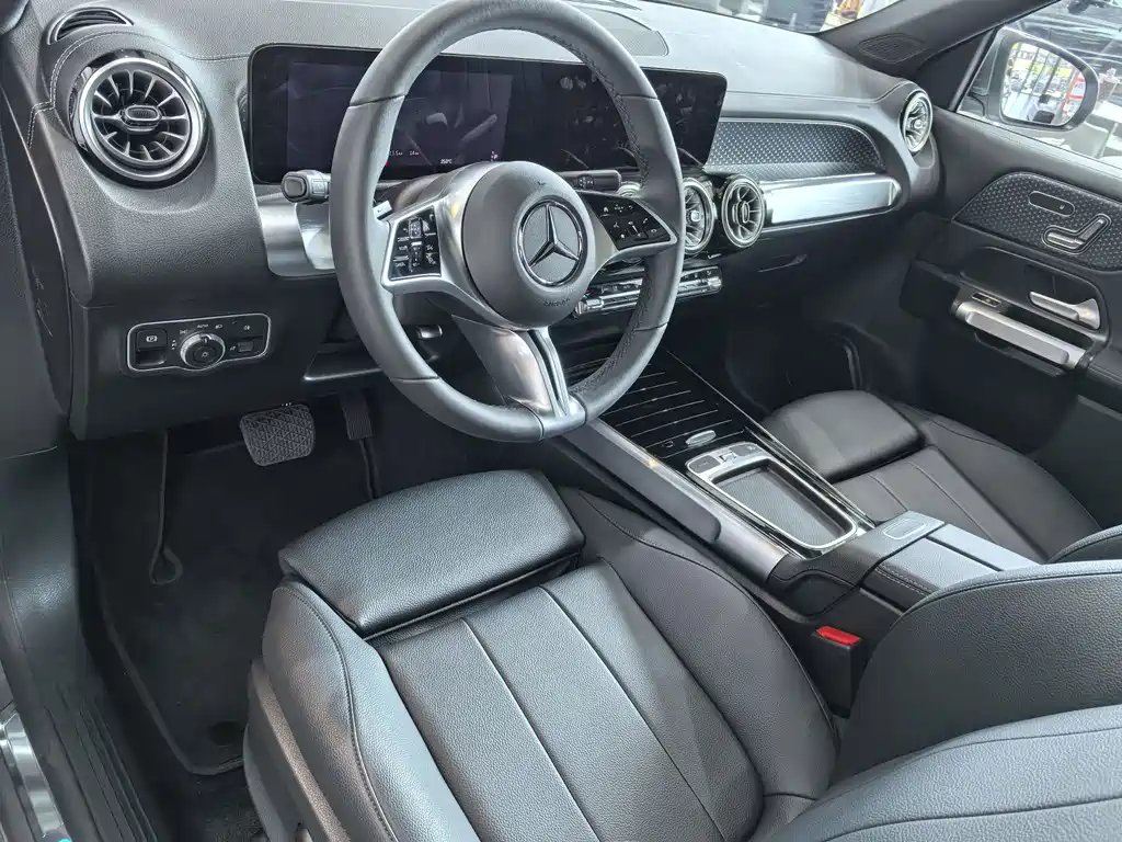 Mercedes-Benz EQB - фото 7