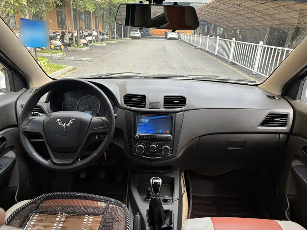 Wuling Hongguang — миниатюра 8