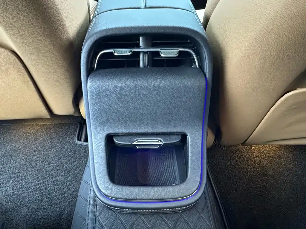 Mercedes-Benz E-Class — миниатюра 14