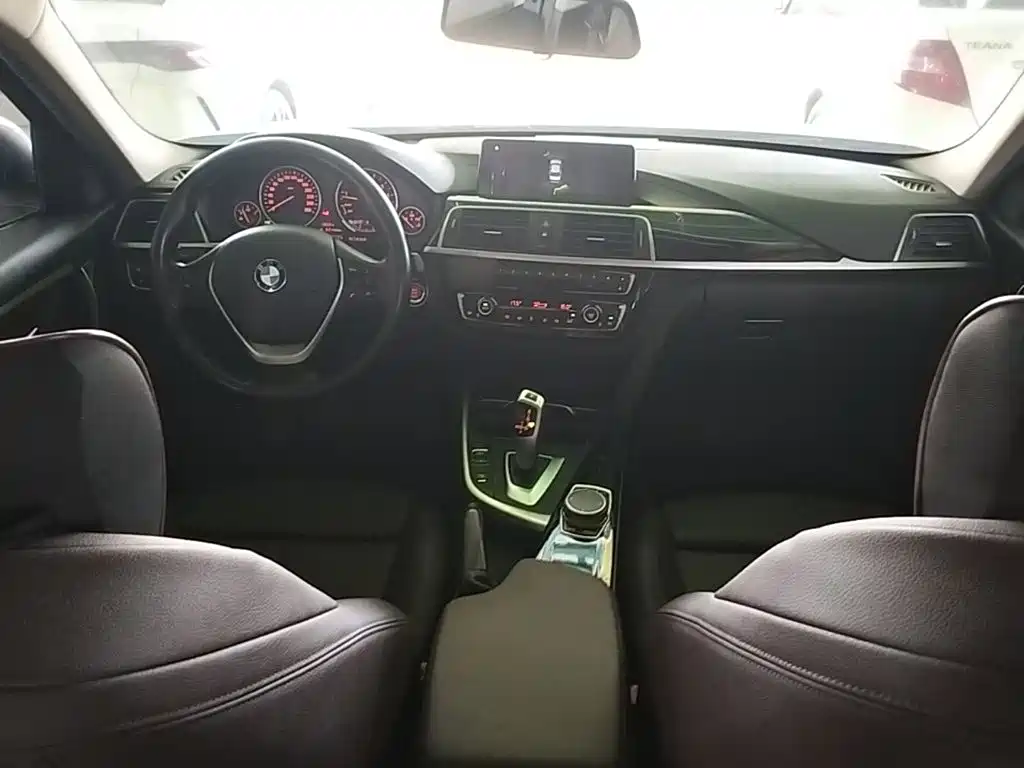BMW 3 Series — миниатюра 10