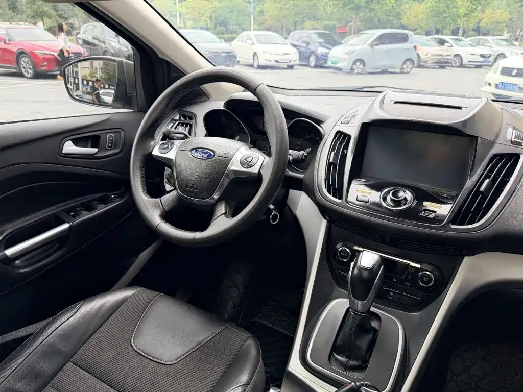 Ford Kuga — миниатюра 10