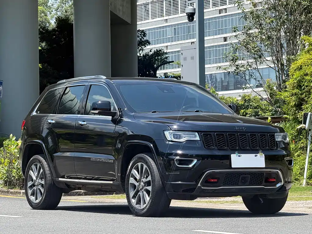 Jeep Grand Cherokee (Import) — миниатюра 2