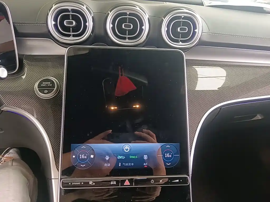 Mercedes-Benz C-Class — миниатюра 13