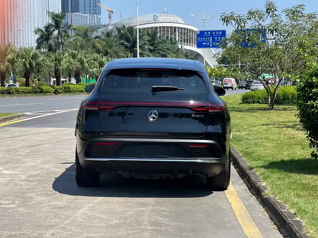 Mercedes-Benz EQC — миниатюра 5