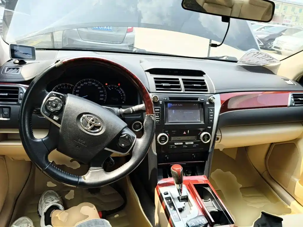 Toyota Camry — миниатюра 10