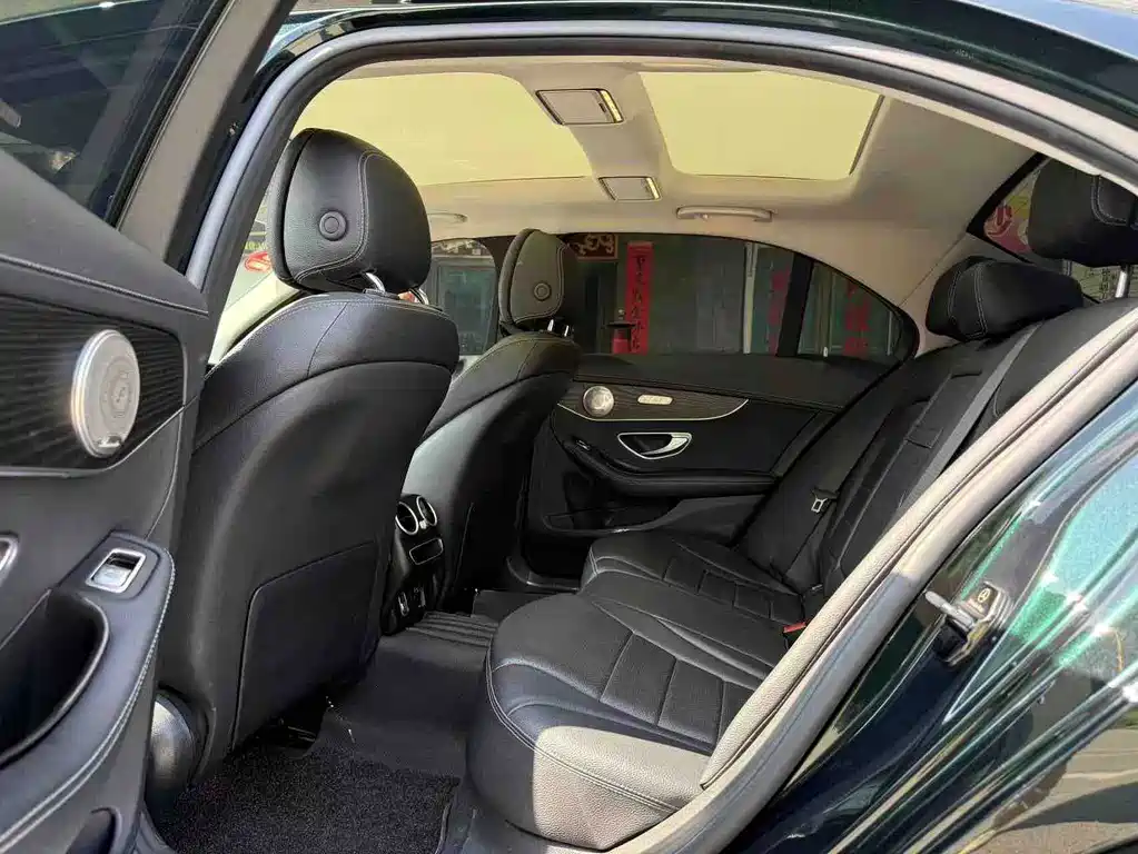 Mercedes-Benz C-Class — миниатюра 10