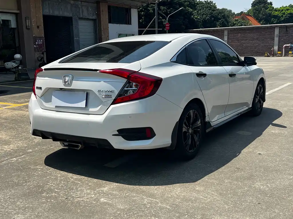 Honda Civic — миниатюра 9