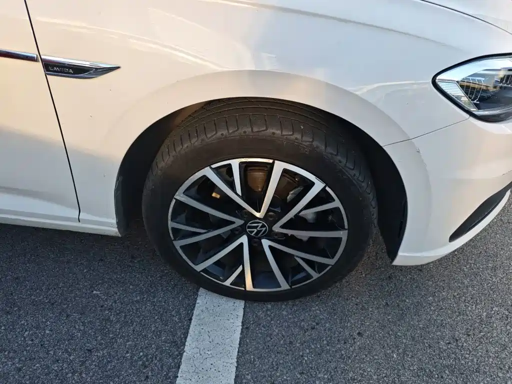 Volkswagen Lavida — миниатюра 8