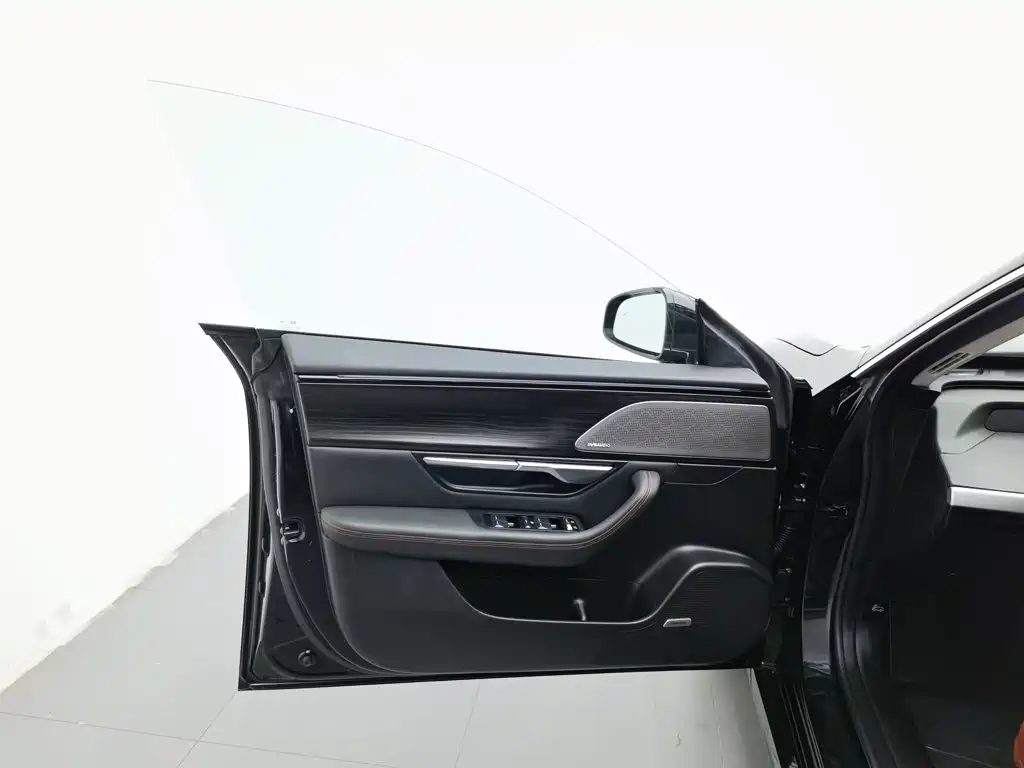 XPeng P7 — миниатюра 8