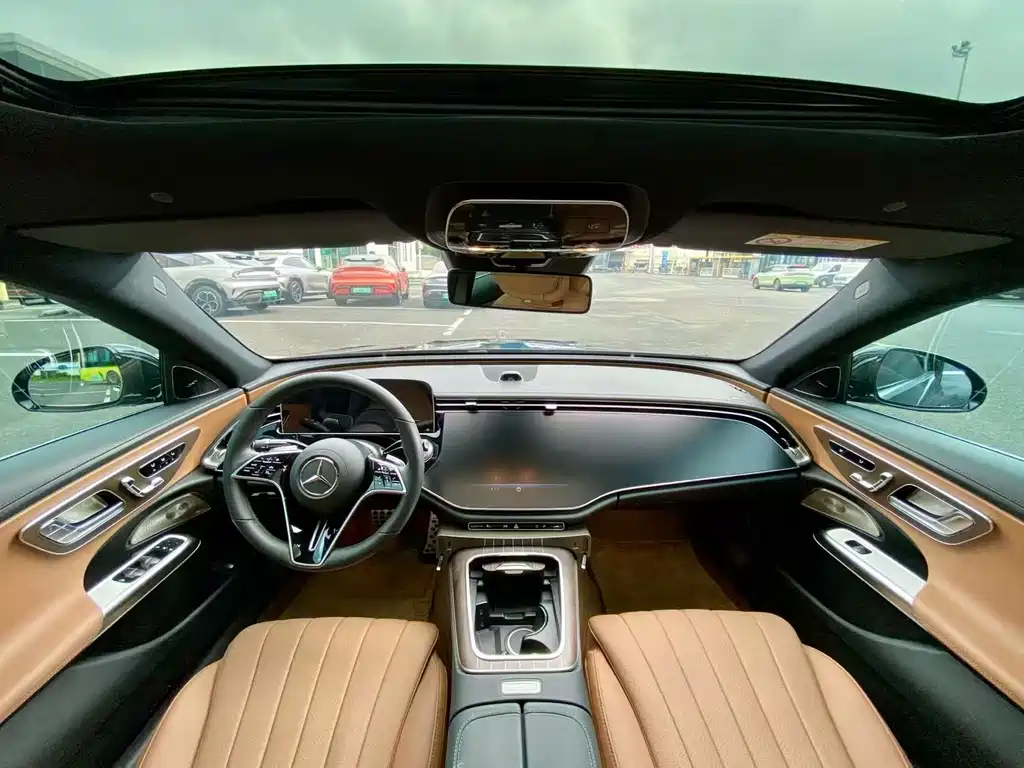 Mercedes-Benz E-Class — миниатюра 6
