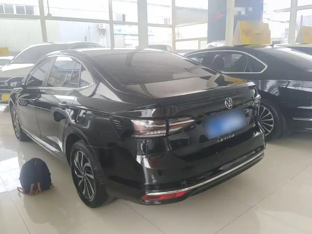 Volkswagen Lavida — миниатюра 5