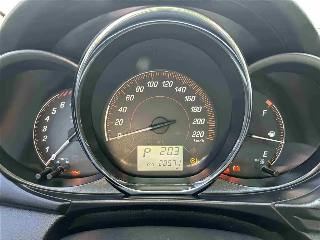 TOYOTA YARIS L ZHIXUAN