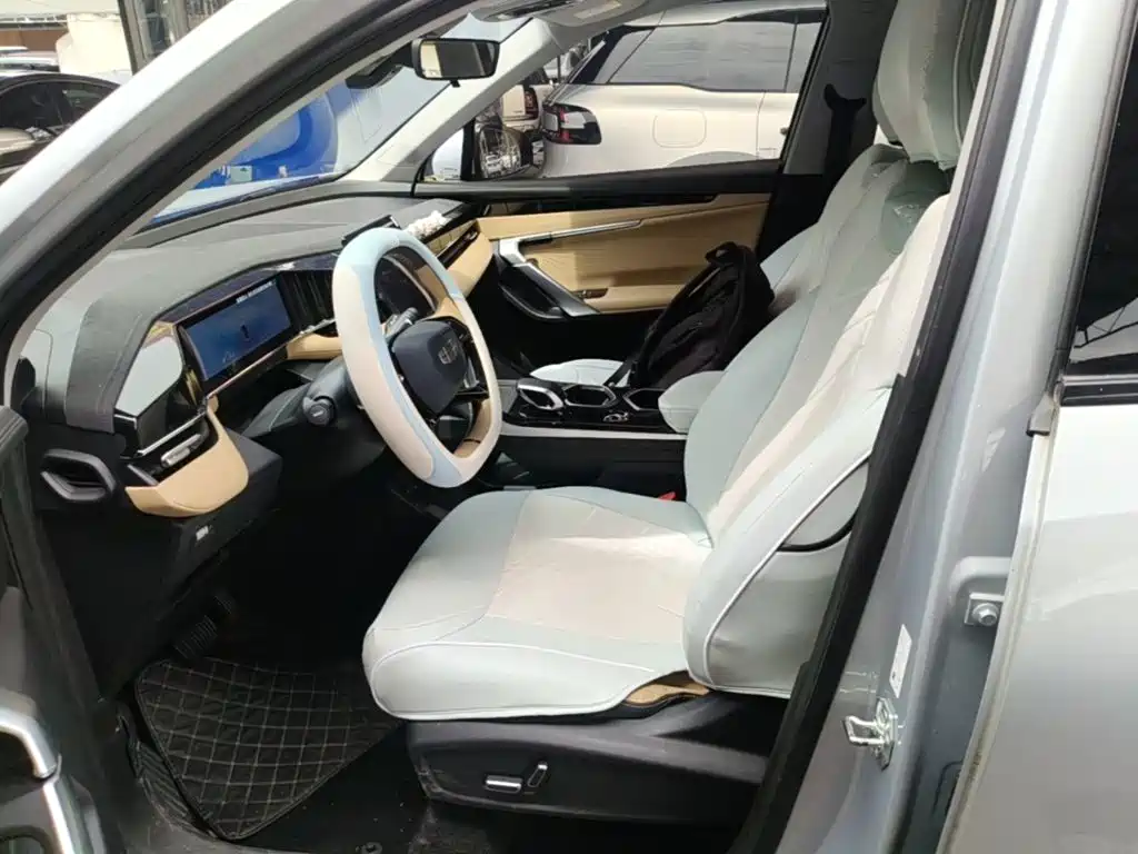 Geely Boyue L — миниатюра 15