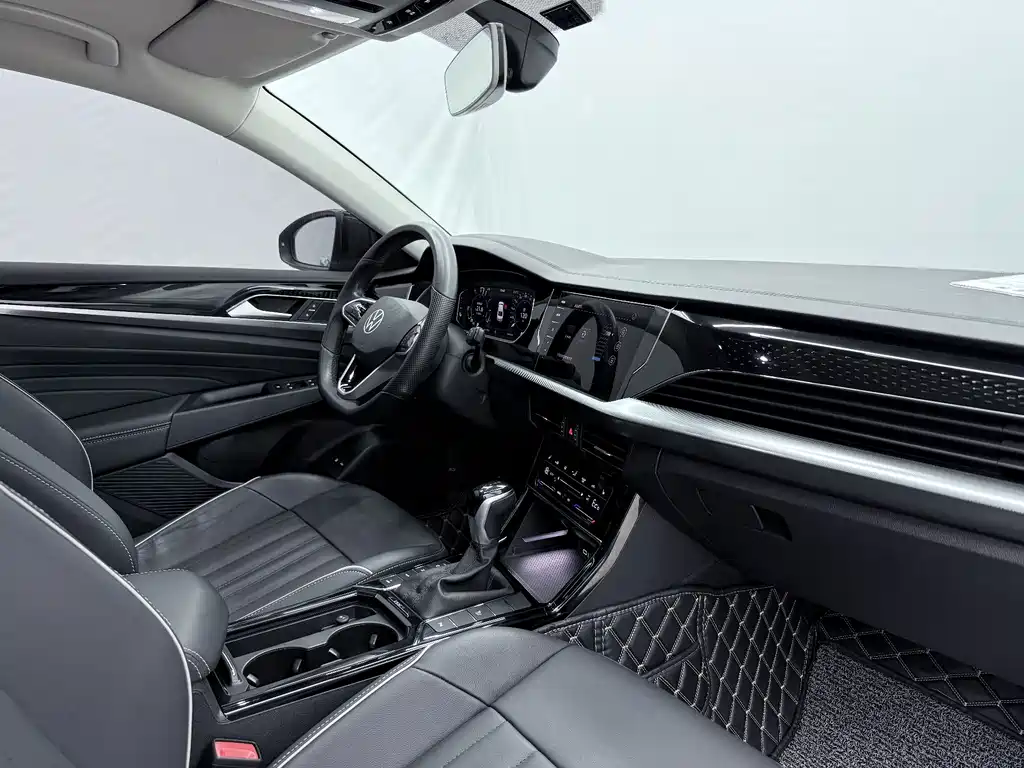 Volkswagen Passat PHEV — миниатюра 8