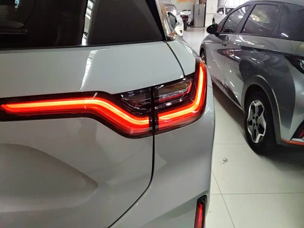 NIO ES6 — миниатюра 8