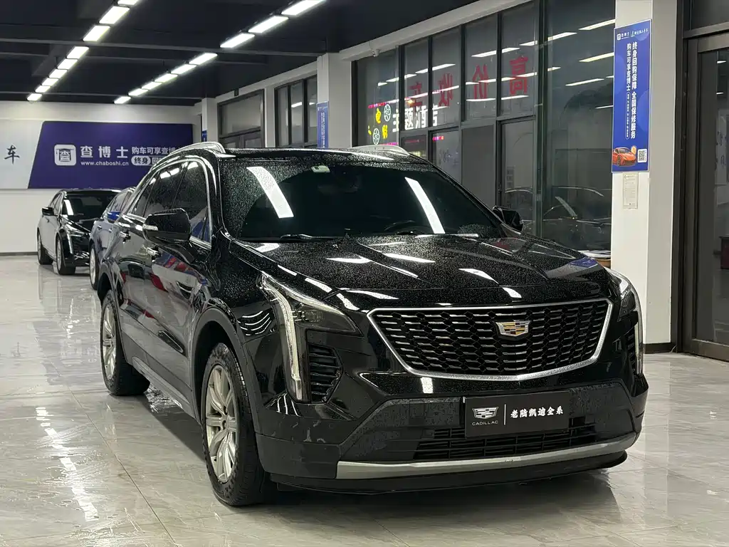CADILLAC XT4