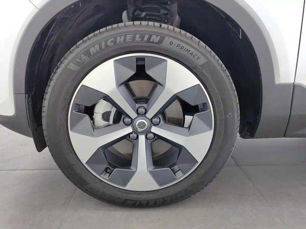 Volvo XC40 — миниатюра 17