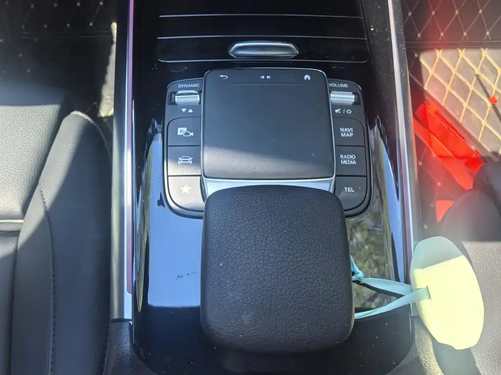 Mercedes-Benz GLA — миниатюра 18