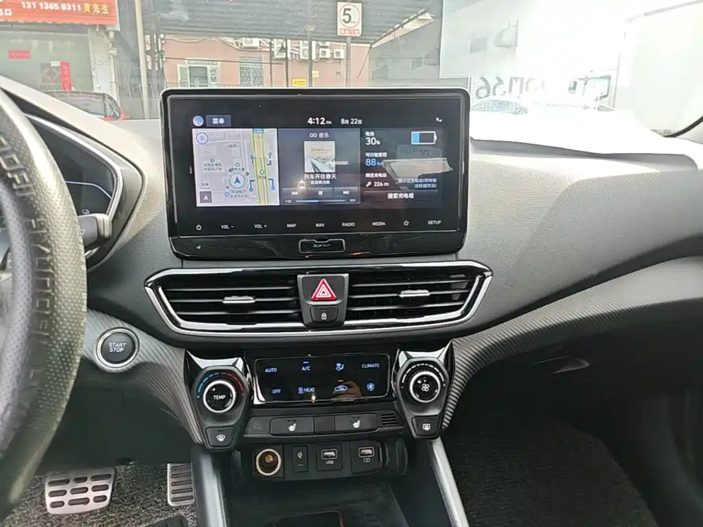 Hyundai Fista EV — миниатюра 9