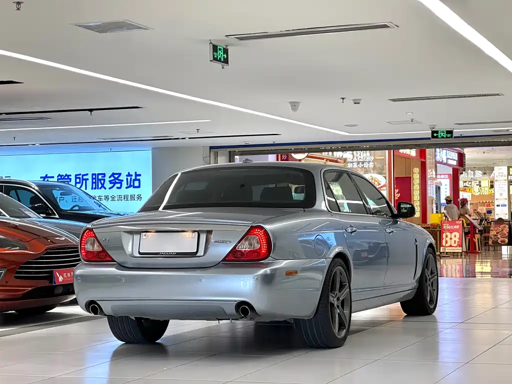 Jaguar XJ — миниатюра 5