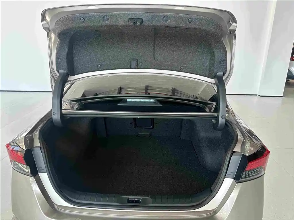 Nissan Teana — миниатюра 28