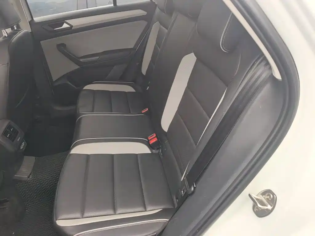 Volkswagen T-Roc — миниатюра 22
