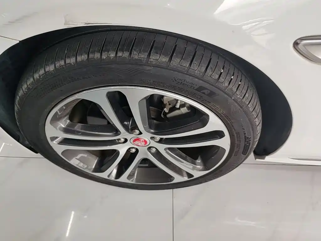 Jaguar XEL — миниатюра 23
