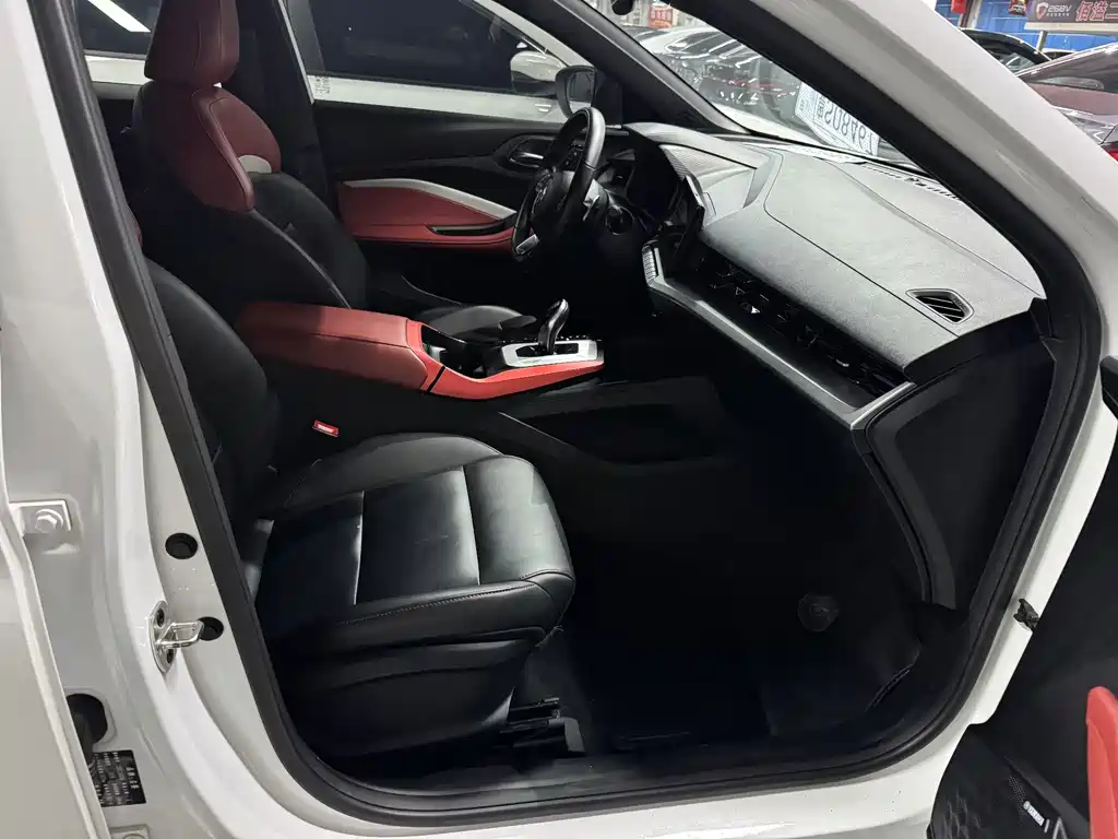 MG MG5 — миниатюра 7
